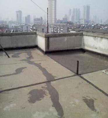 铜梁漏水维修 楼顶漏水是什么原因，楼顶漏水维修方法是什么?